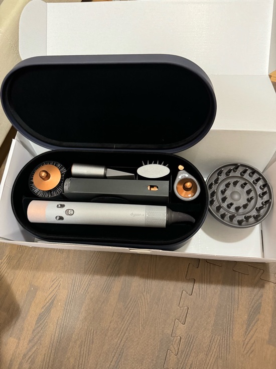 Dyson Other - Dyson multi-styler in Cream and Copper accents